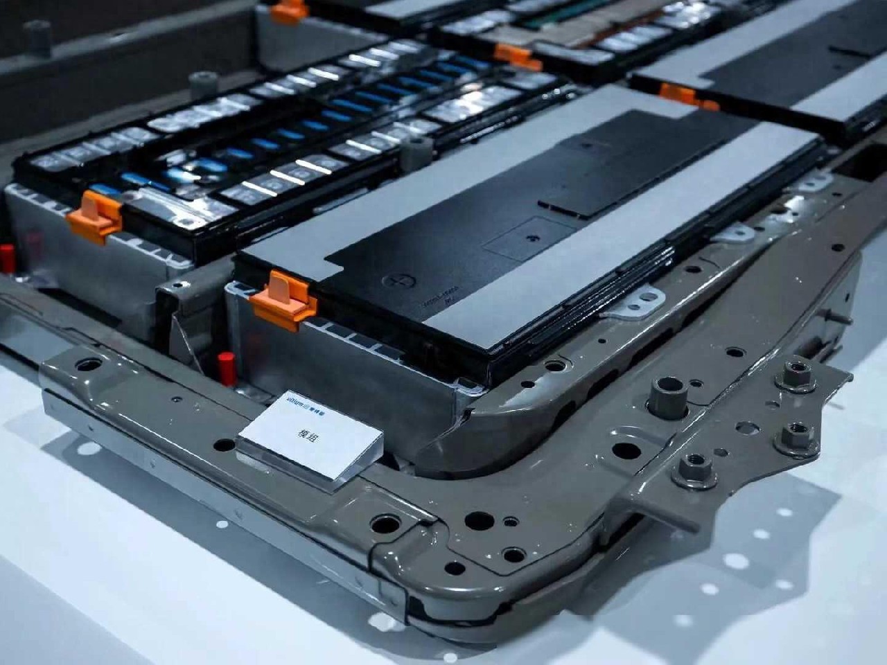 為什么所有新能源車主，都只字不提換電池的事情？