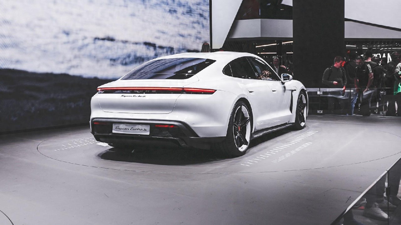 國家為什么要大力發(fā)展新能源汽車，其背后的目的什么？