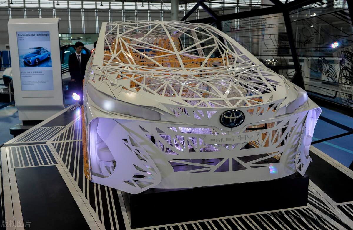 談?wù)勑履茉雌?chē)的優(yōu)點(diǎn)和缺點(diǎn)