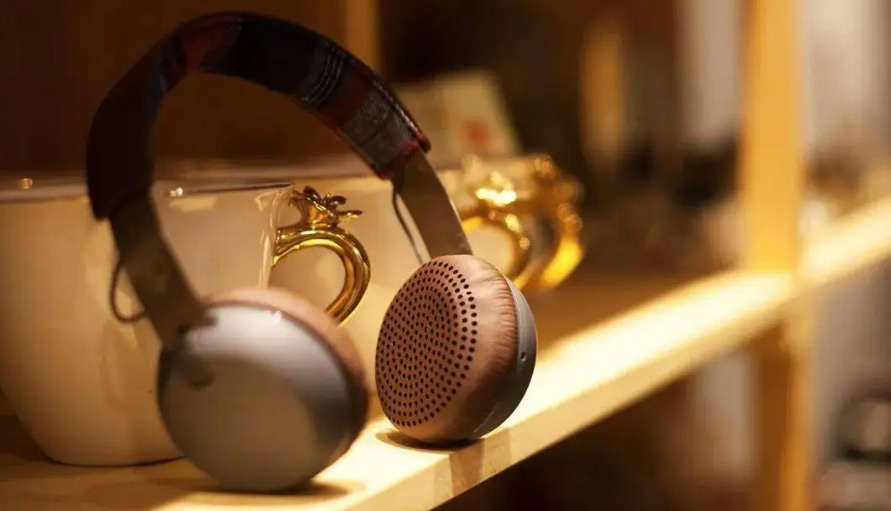 科技大廠紛紛搭建聲學(xué)實驗室 聲音“玄學(xué)”背后藏著未來商業(yè)“玄機(jī)”|封面天天見