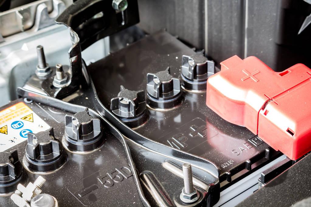 電動(dòng)汽車行業(yè)快速發(fā)展 車載充電機(jī)（OBC）市場(chǎng)需求日益旺盛